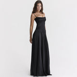 Selena - Maxikleid aus Satin mit schmalen Trägern – Schwarz