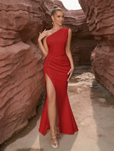 Elena - Langes asymmetrisches Kleid mit Schlitz – Rot