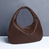 Estelle - Große handgewebte Schultertasche für Damen – Braun