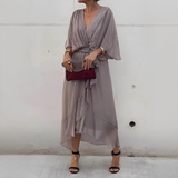 Elisabet - Damenkleid im luftigen Sommerstil – Gris