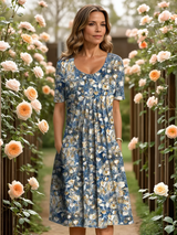 MARGA | ELEGANTES KLEID MIT BAUCHABDECKUNG – Floral Hellblau