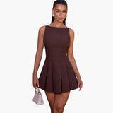 Rückenfreies Mini Faltenkleid - Für Damen mit Eleganzfaktor – Braun