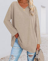 Einfarbige damenbluse mit langen ärmeln und v-ausschnitt – Beige