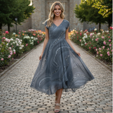 Eliana - Stilvolles Kleid mit V-Ausschnitt – Grau