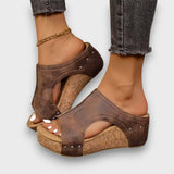 Raya – Keilsandalen mit Cut-Out-Design – Braun