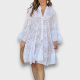 Merelina – Kleid mit Broderie und Volantärmeln – Weiß