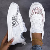 Liena – Turnschuh Mit Schnürung Und Blumenmuster – Weiß