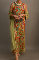 CORVALISSE - Elegantes Maxikleid mit passendem Schal – Gelb