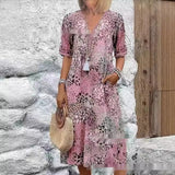 Arlene - Bedrucktes Midikleid mit V-Ausschnitt – Rosa