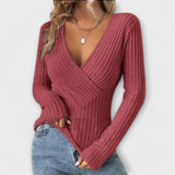 Nayla – Geripptes Wickelshirt mit V-Ausschnitt – Rosa