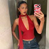 Inaya | Neckholder-Top mit geknotetem Schal – Rot