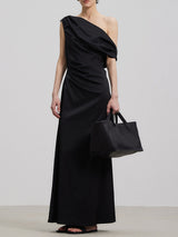 Alána | Elegantes Plisseekleid mit gekreuztem Rücken – Negro