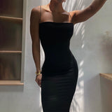 Laura - Tailliertes Midikleid mit schmalen Trägern und minimalistischem Stil – Schwarz