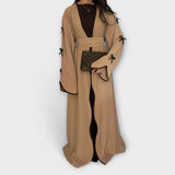 Jasmin - Elegantes Set aus Cardigan und Kleid mit Schleifenakzent – Camel