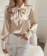 Kanikka – Satin Bluse Mit Schleife – Khaki