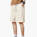 Herren Shorts knie­lang mit Seitentaschen für den Sommer – Aprikose