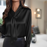 Dorottya – Elegante Satin Bluse – Schwarz