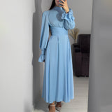 Emory - Langes Damenkleid mit hoher Taille und Rüschenärmeln – Hellblau