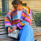 Emily – Karierter cardigan mit regenbogenstreifen – Bildfarbe B
