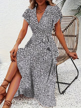 Elara | Fließendes, Bauch-umspielendes Wickelkleid – Schwarz-Weiß