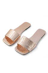 Elegante Metallic-Slides mit Krokodilleder-Prägung – Sekt