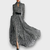 Zarielle – Maxi-Chiffonkleid mit Schwarz-Weiß-Muster – Schwarz