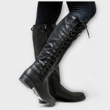 Milenne – Schnürstiefel mit Charakter – Schwarz