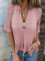 Paloma | Bluse mit V-Ausschnitt kurzen Ärmeln und Knopfdetail – Rosa