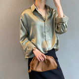 Shae - lockere und weite Satinbluse für Damen – Grün
