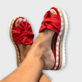 Seina – Bequeme Sandalen mit Schleifendetail – Rot