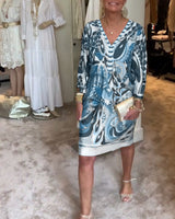 Moonie - Kleid mit Sonnenstrahlen-Druck – Blau (Fast ausverkauft)