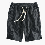 Herren Shorts aus leichtem Stoff mit Kordelzug und Muster – Schwarz