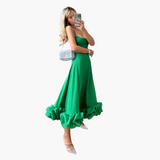 Elegantes fließendes Kleid für Frauen - mit Rüschen am Saum – Grün