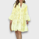 Merelina – Kleid mit Broderie und Volantärmeln – Gelb