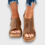 Liane – Keilsandalen mit Softleder-Effekt – Braun
