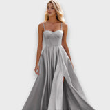 Victoria – Schulterfreies Abendkleid mit Rückenschnürung – Grau