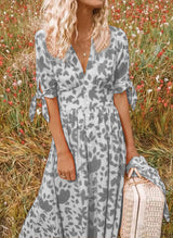 Makenna | Kleid mit Rüschensaum – Blau