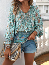 Florinda - Florale Boho-Bluse mit langen Ärmeln – Blau