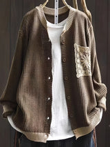 DER MARCELLINE | STRICKTASCENMANTEL – Dunkelbraun