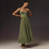 Elina - Plissiertes Maxikleid mit schmalen Trägern und elegantem Schnitt – Grün