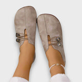 Elvire – Klassische Wildleder-Mokassins mit Knopfdetail – Beige