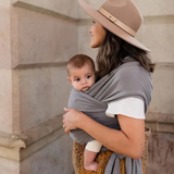 Rückenunterstützende Babytrage - CuddleWrap – Taupe Grau