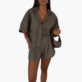 Zweiteiliges Set - Damenbluse und Shorts für Sommertage – Grau
