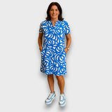 Serena – Bedrucktes V-Neck-Kleid für mühelose Eleganz – Blau