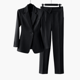 Eleganter Blazeranzug für Damen - mit taillierter Hose – Schwarz