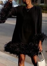 Damen Kleid | Kurze Linie mit Langarm und dekorativem Saumabschluss – Schwarz