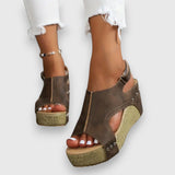 Mia – Vintage Plateau-Sandalen – Braun