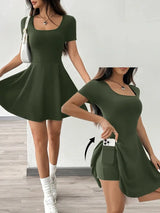 Gudrun – Schickes Skaterkleid mit integrierten Shorts und Tasche – Armygrün