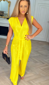 Lioraya - V-Ausschnitt-Jumpsuit mit Bindegürtel – Gelb