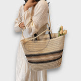 Noelle – Gestreifte Strohtasche für den Sommer – Beige